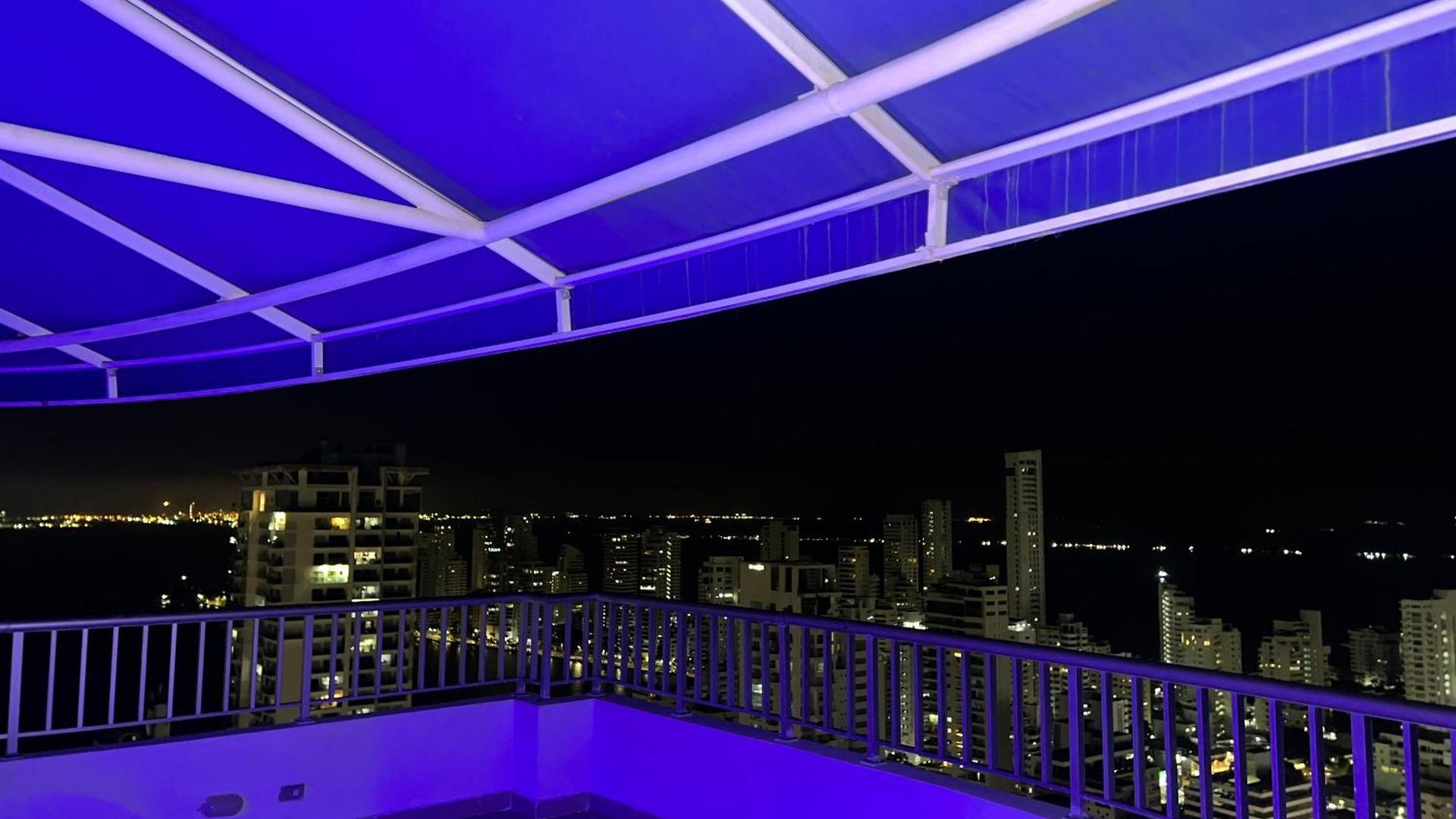 Luxurious Penthouse In Cartagena With Ocean Views And Private Terrace