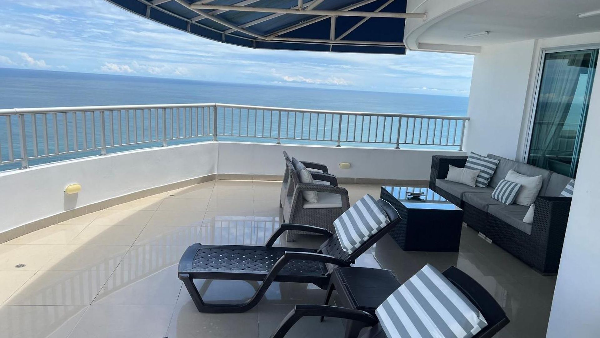 Luxurious Penthouse In Cartagena With Ocean Views And Private Terrace * Cartagena