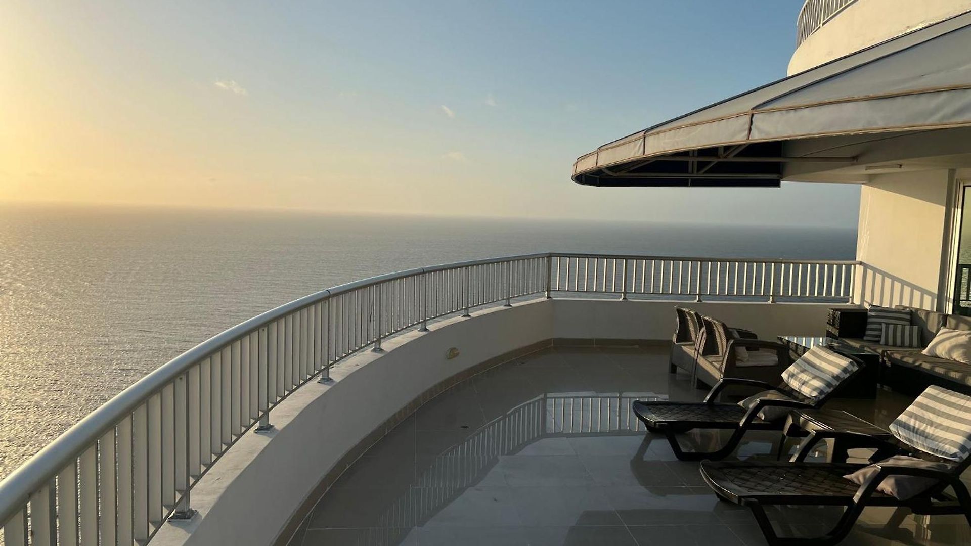 Luxurious Penthouse In Cartagena With Ocean Views And Private Terrace Apartamento